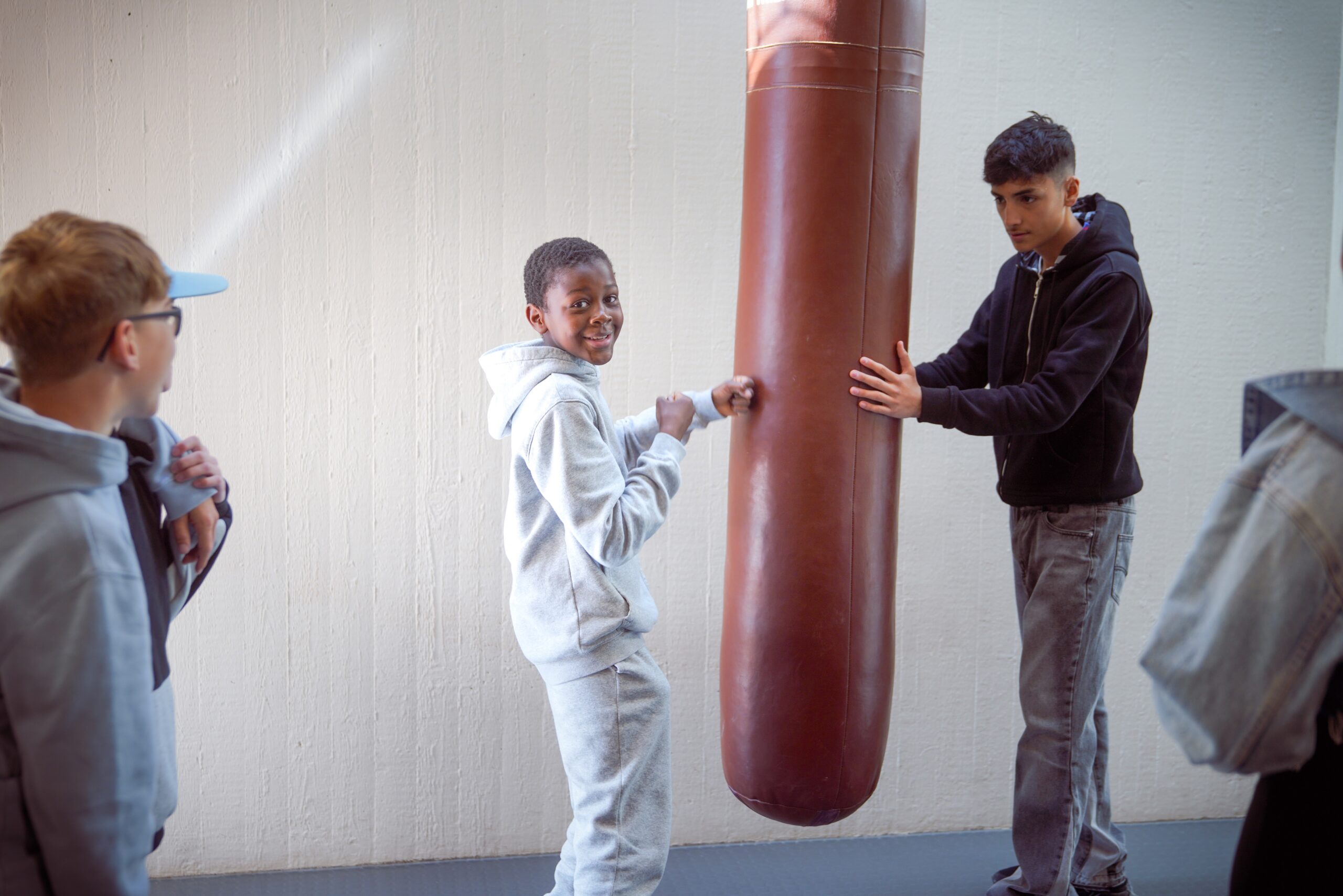 Schüler beim Box-Training